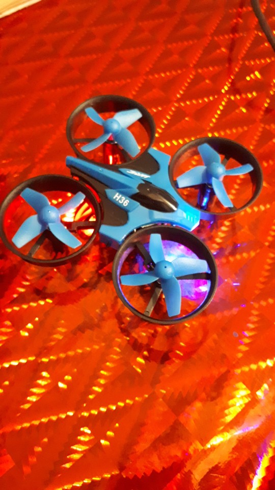 H36 H36F Mini Drone 2.4G 4CH 6-Axis Speed 3D Flip Headless Mode RC Drones Toy Gift Present RTF VS E010 H8 Mini